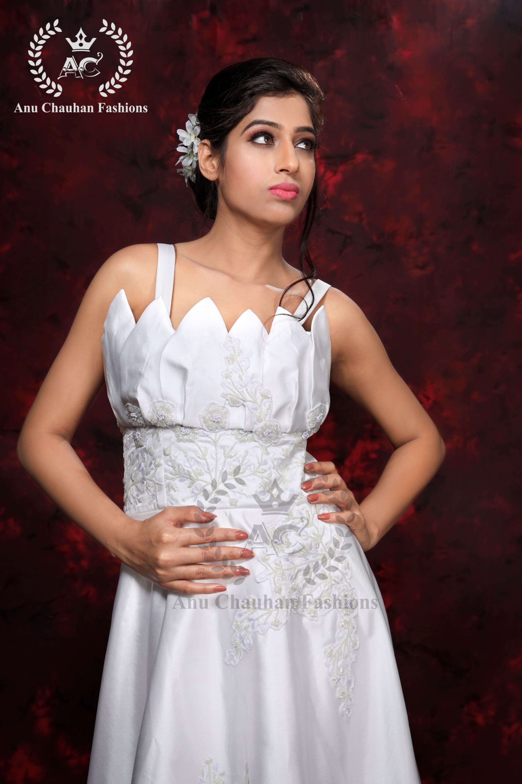 Beautiful Kerala Christian White Wedding Gowns For Bride/Latest Christian  Wedding Gowns Collections - YouTube